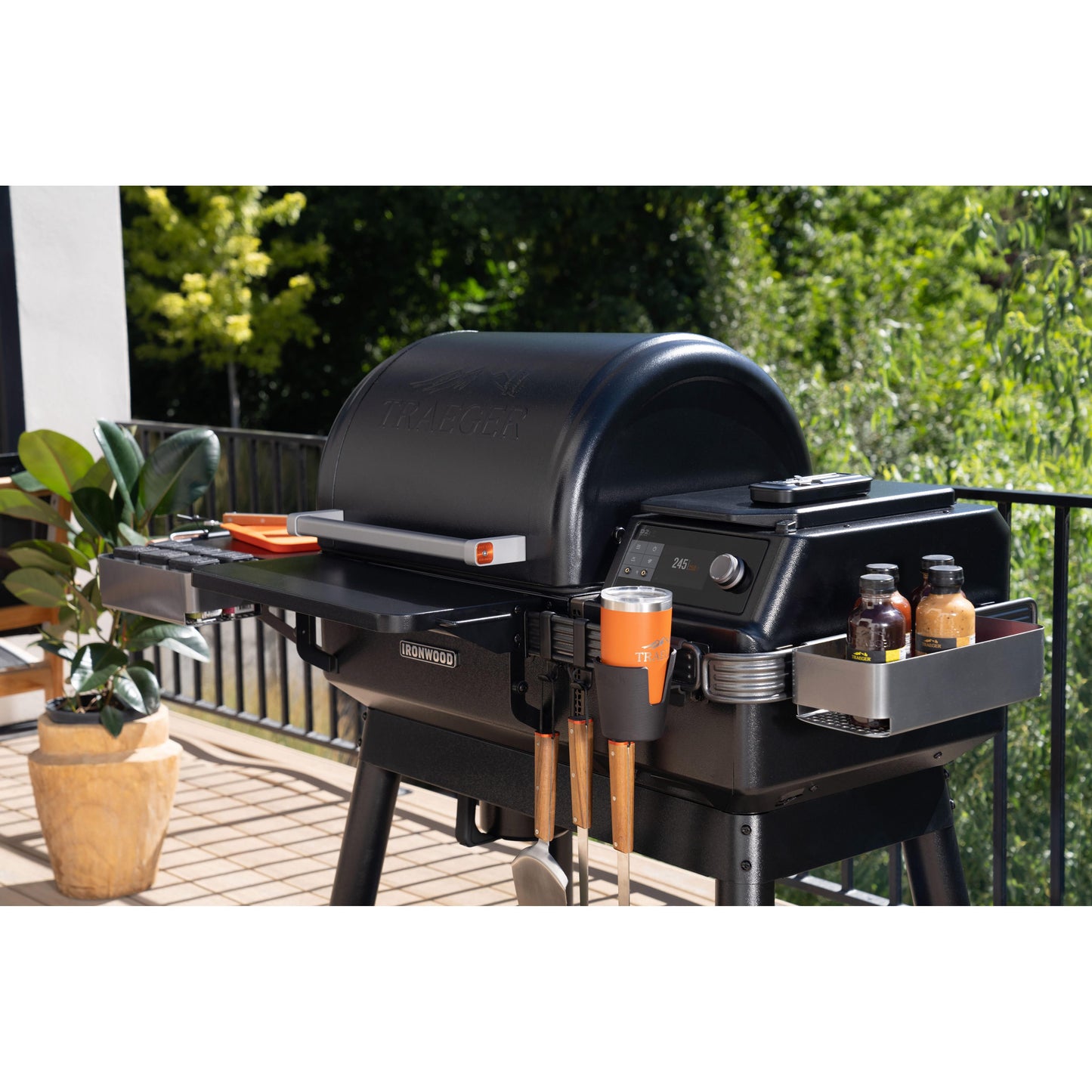 Traeger Ironwood Wood Pellet Grill & Smoker TFB61RLG IMAGE 12