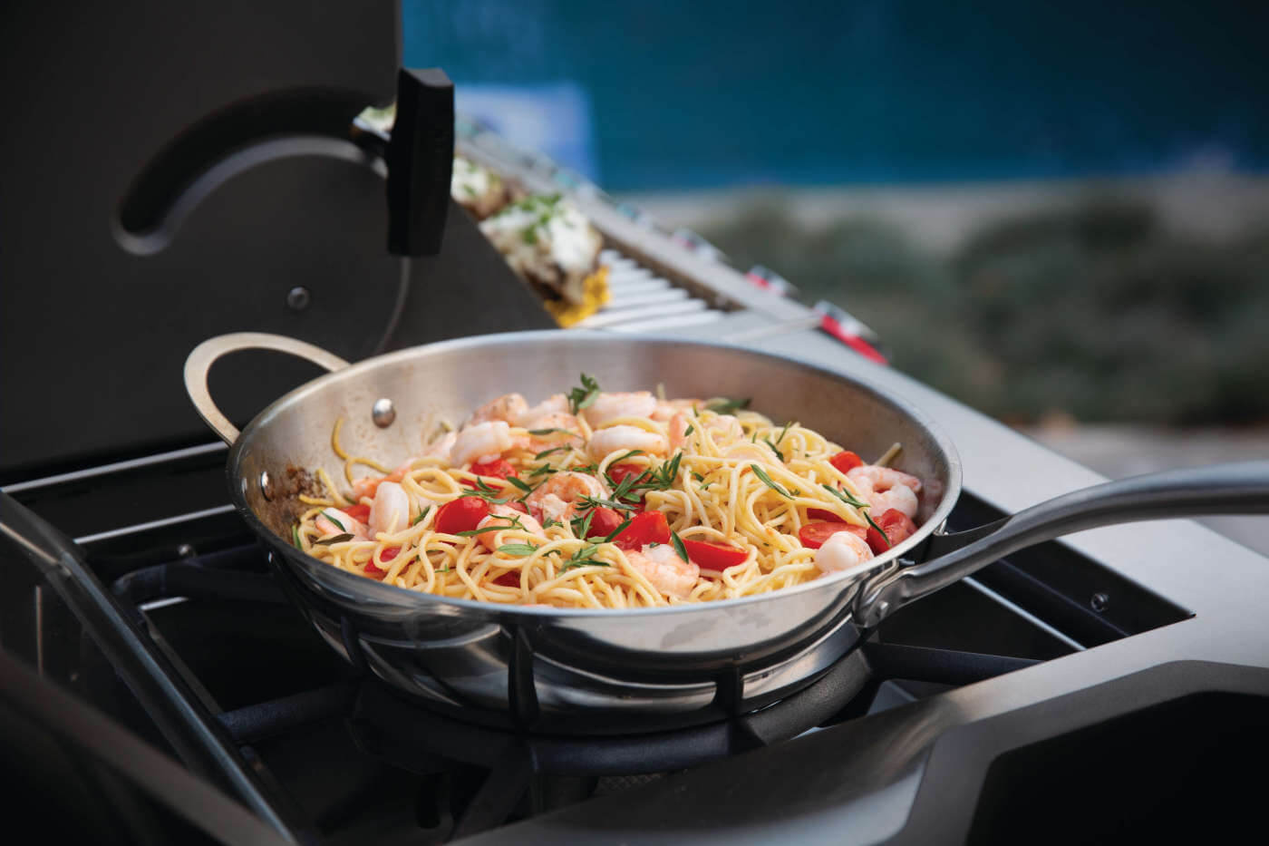 Prestige PRO™ 825 RSBI Propane Grill with Power Side Burner, Infrared Rear & Bottom Burners